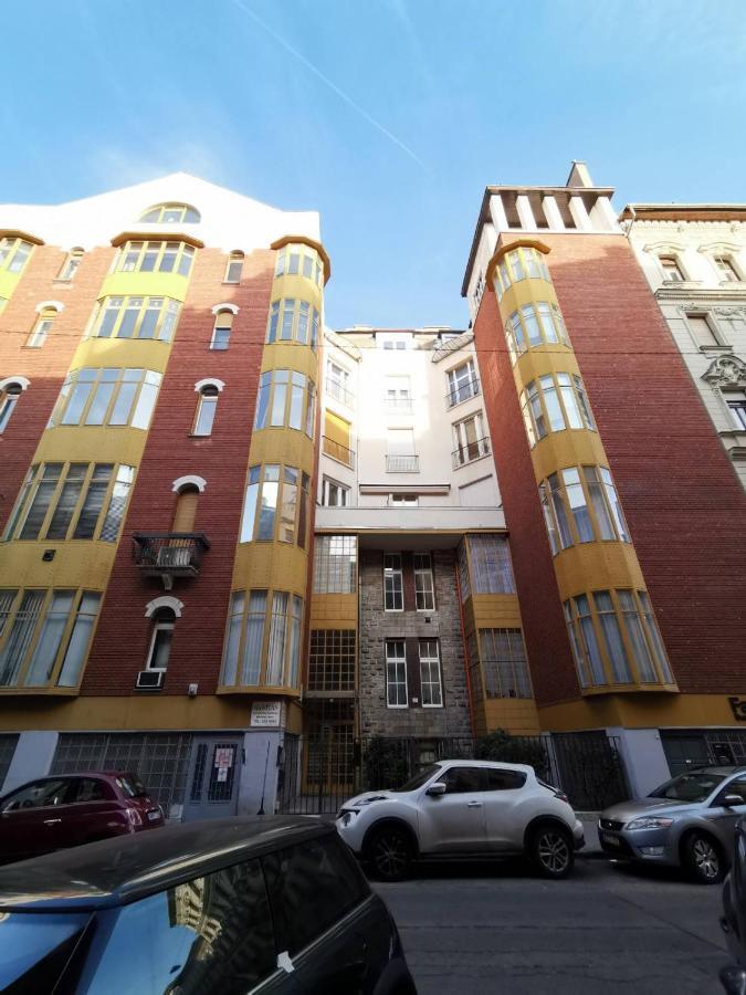 High Sky Apartment Budapest Bagian luar foto